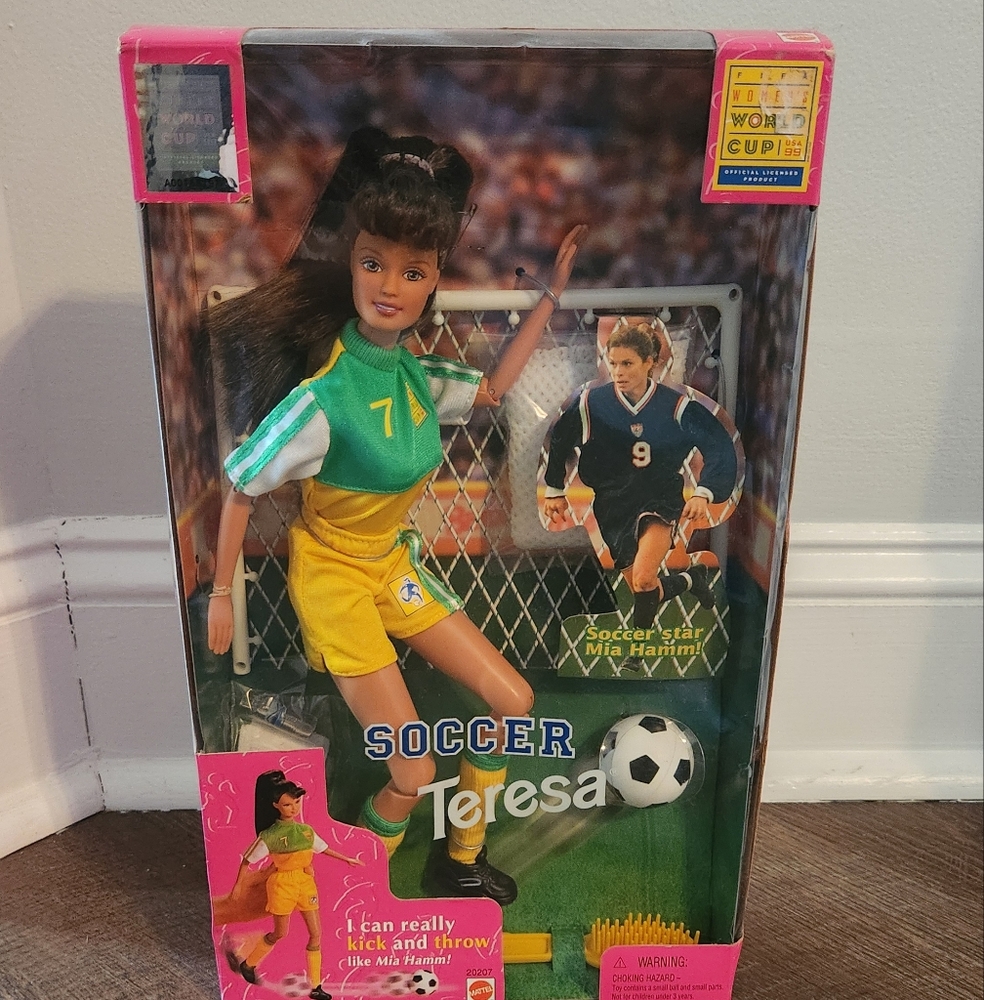 Soccer Teresa Barbie 99 world cup new in box